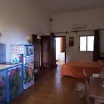 Organic Farm كاستيلوزو