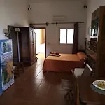 Organic Farm مزرعة للإقامة كاستيلوزو