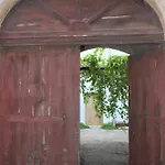 Organic Farm كاستيلوزو